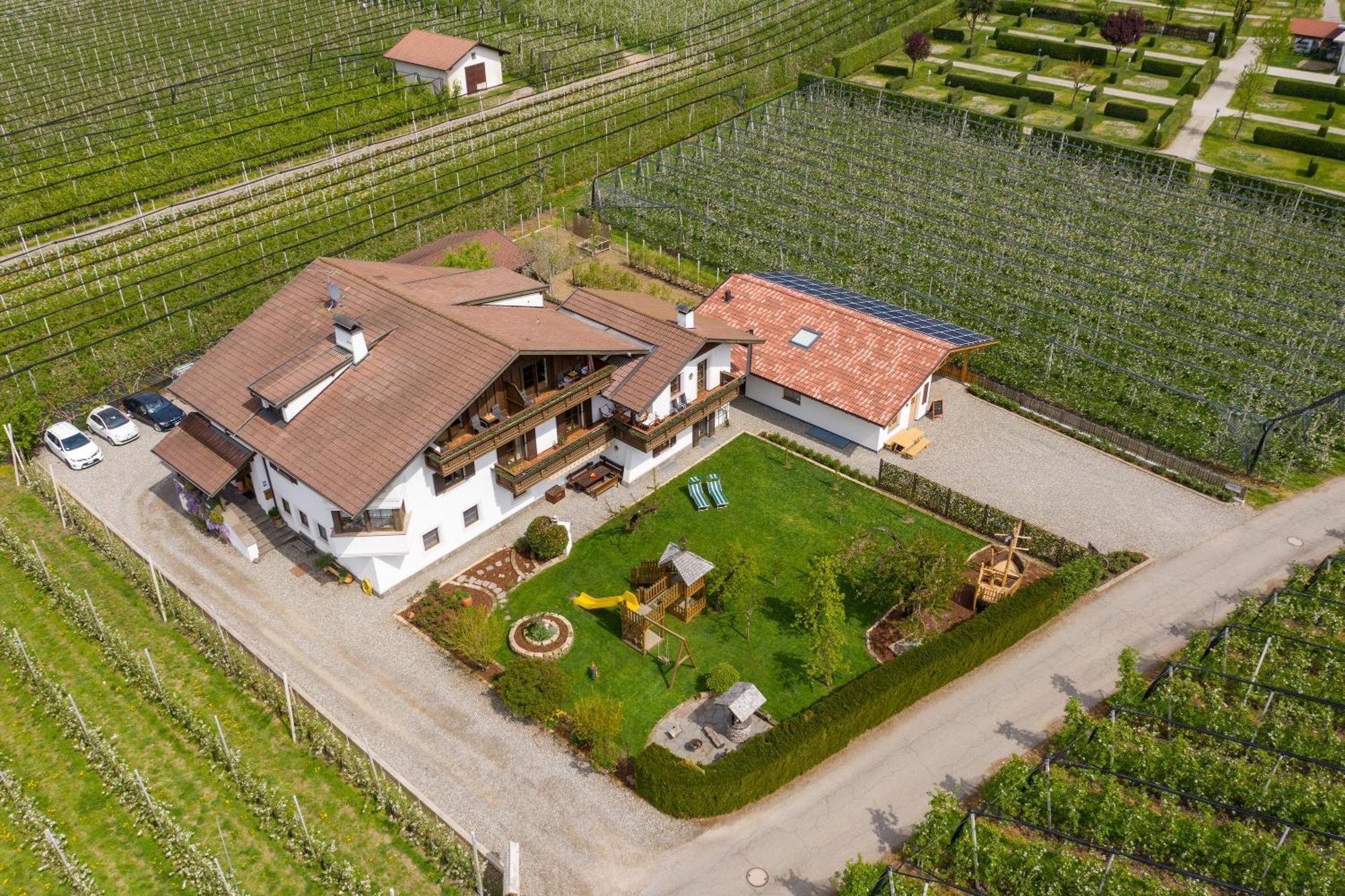 Kammerhof Apartment Birne Лана Екстериор снимка